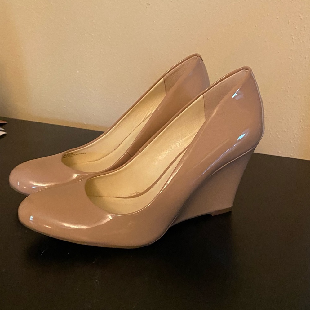 Jessica Simpson Beige Wedge Pumps